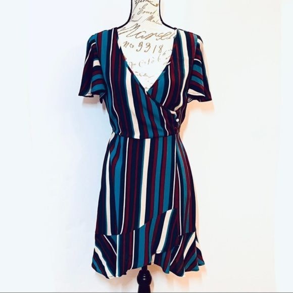 Band of Gypsies Annie Short Sleeve Ruffle Dress XS - Picture 2 of 15